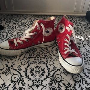 Red Converse size 6.5